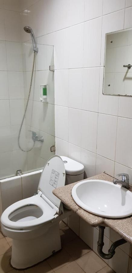 Hotel Dequr Jakarta Kota Esterno foto