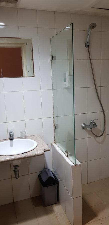 Hotel Dequr Jakarta Kota Esterno foto