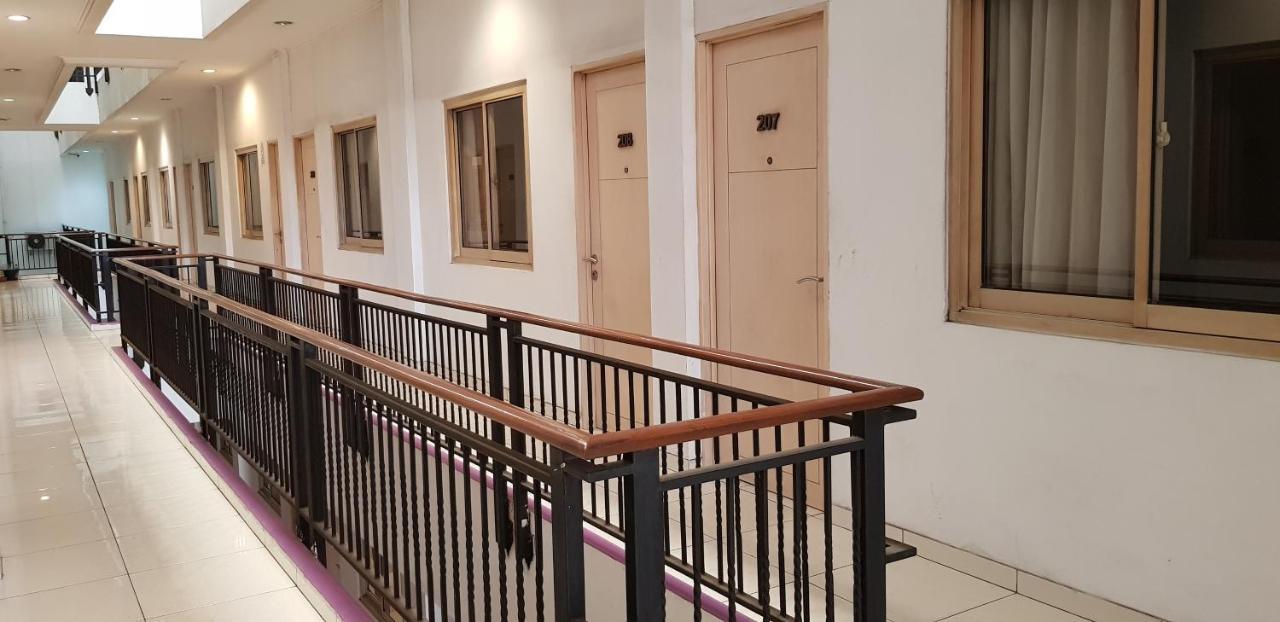 Hotel Dequr Jakarta Kota Esterno foto