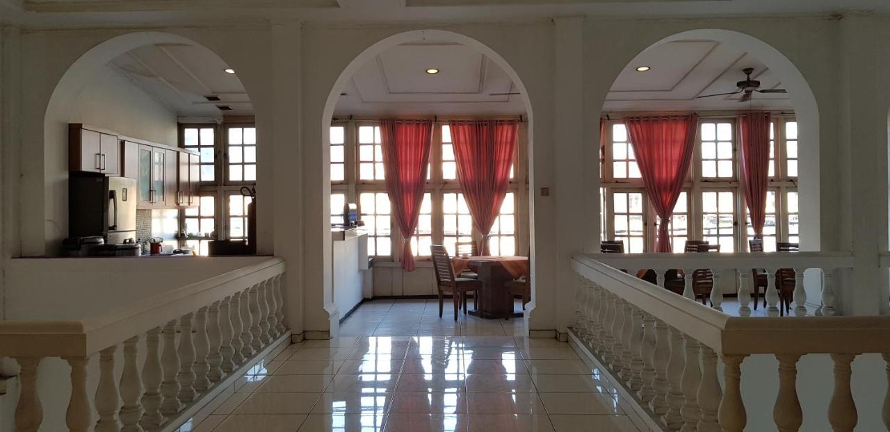 Hotel Dequr Jakarta Kota Esterno foto